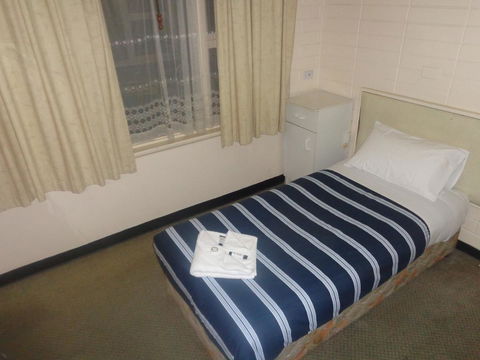 Adelaide Backpackers And Travellers Inn - Great Ocean Road Tourism 35