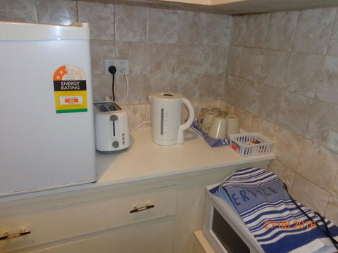 Adelaide Backpackers And Travellers Inn - Great Ocean Road Tourism 41