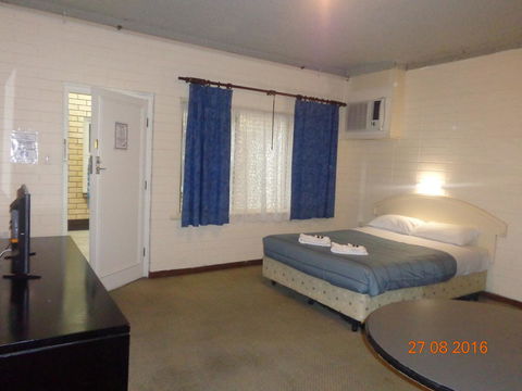 Adelaide Backpackers And Travellers Inn - Great Ocean Road Tourism 0