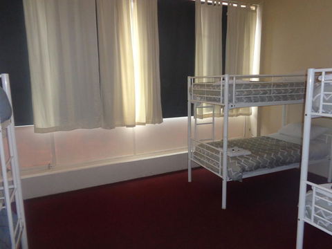 Adelaide Backpackers And Travellers Inn - Great Ocean Road Tourism 3