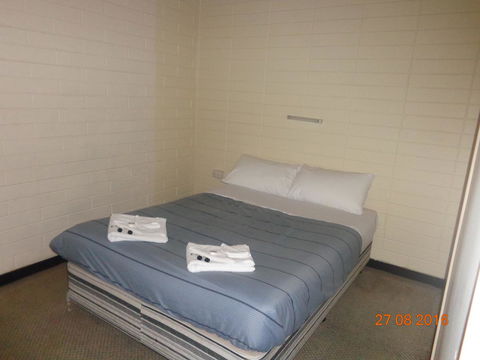 Adelaide Backpackers And Travellers Inn - Great Ocean Road Tourism 42