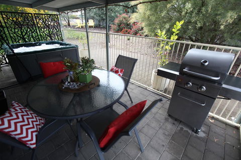 One Tree Bed And Breakfast - Great Ocean Road Tourism 3