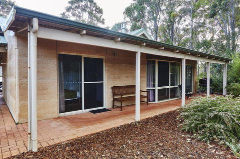 Eight Willows Retreat - Great Ocean Road Tourism 25