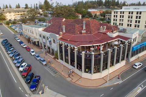 Ocean Beach Hotel - Great Ocean Road Tourism 3