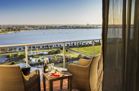 Fraser Suites Perth - Great Ocean Road Tourism 1