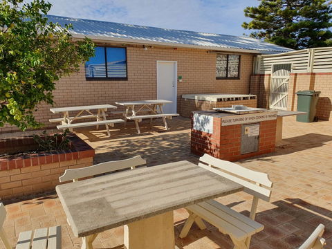 Ocean Beach Chalet 18 - Great Ocean Road Tourism 11