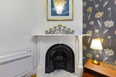 Heritage Townhouse Near Harbour Bridge - Great Ocean Road Tourism 8