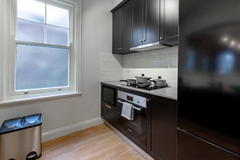 Heritage Townhouse Near Harbour Bridge - Great Ocean Road Tourism 21