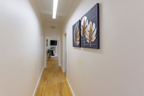 Heritage Townhouse Near Harbour Bridge - Great Ocean Road Tourism 12