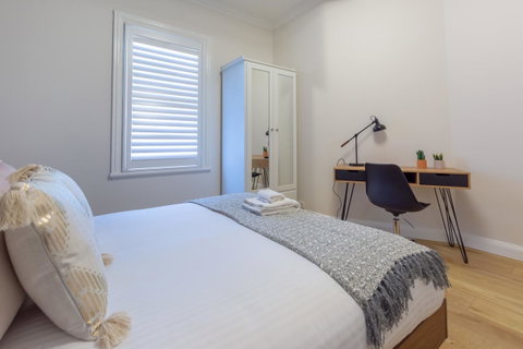 Heritage Townhouse Near Harbour Bridge - Great Ocean Road Tourism 6