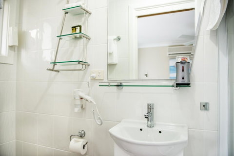 Nelson Bay Bed & Breakfast - Great Ocean Road Tourism 25
