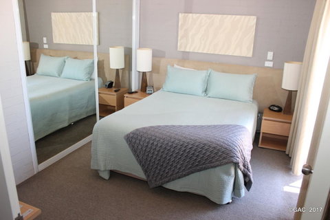 Mollymook Cove Apartments - Great Ocean Road Tourism 33