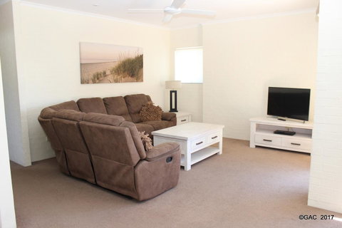 Mollymook Cove Apartments - Great Ocean Road Tourism 9