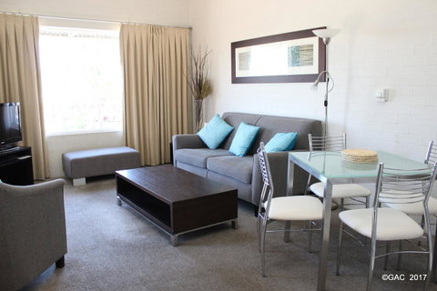 Mollymook Cove Apartments - Great Ocean Road Tourism 32