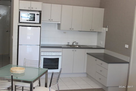 Mollymook Cove Apartments - Great Ocean Road Tourism 23