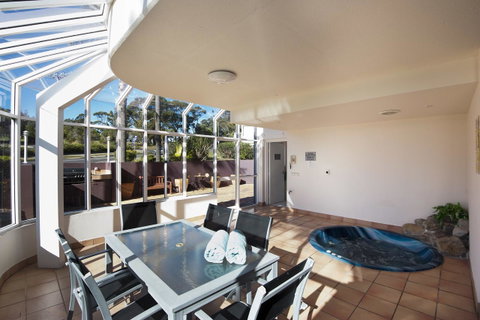 Mollymook Cove Apartments - Great Ocean Road Tourism 35