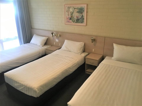 Junee Motor Inn - Great Ocean Road Tourism 18