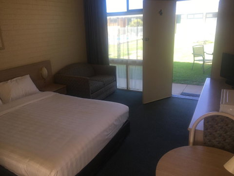 Junee Motor Inn - Great Ocean Road Tourism 0