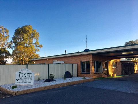 Junee Motor Inn - Great Ocean Road Tourism 12