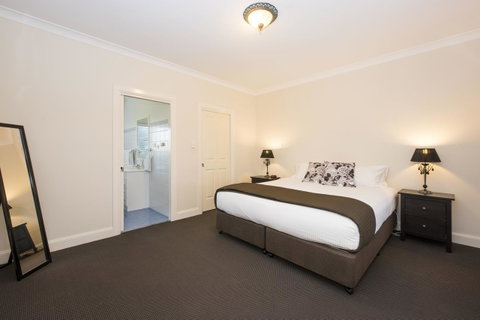 Colonial Court Villas - Great Ocean Road Tourism 14