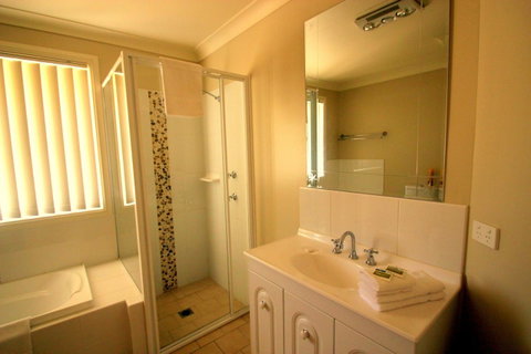Colonial Court Villas - Great Ocean Road Tourism 29