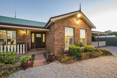 Colonial Court Villas - Great Ocean Road Tourism 1