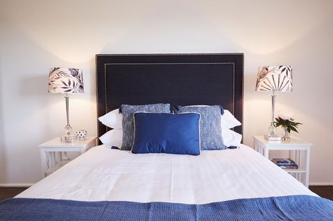 Bright And Spacious Family Home With Leafy Deck - Great Ocean Road Tourism 6