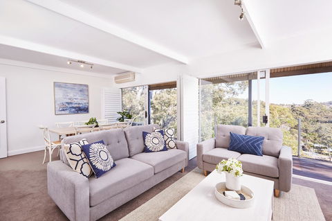 Bright And Spacious Family Home With Leafy Deck - Great Ocean Road Tourism 0