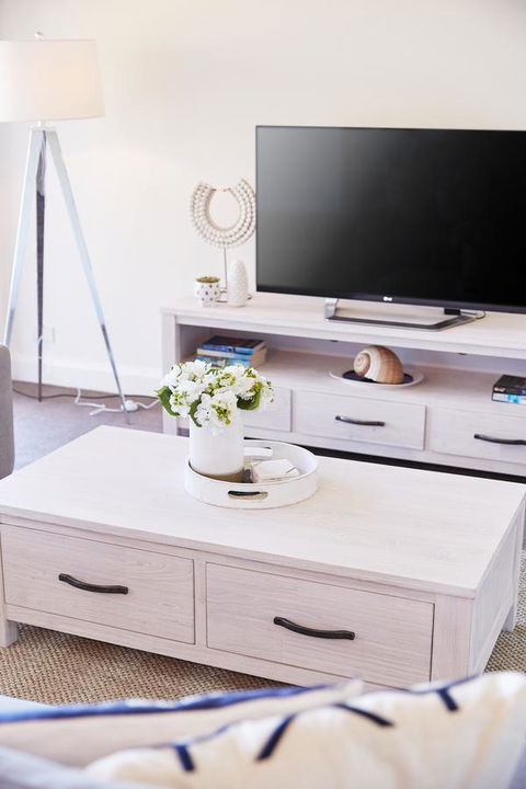 Bright And Spacious Family Home With Leafy Deck - Great Ocean Road Tourism 15