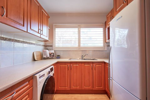 Bright And Spacious Family Home With Leafy Deck - Great Ocean Road Tourism 18