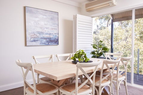 Bright And Spacious Family Home With Leafy Deck - Great Ocean Road Tourism 22