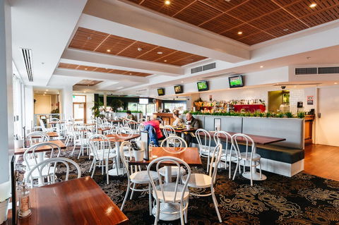 Coniston Hotel Wollongong - Great Ocean Road Tourism 11