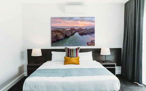 Coniston Hotel Wollongong - Great Ocean Road Tourism 0