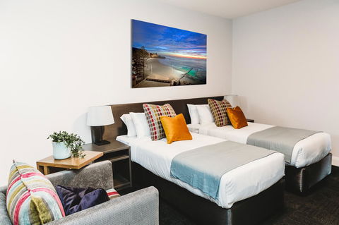 Coniston Hotel Wollongong - Great Ocean Road Tourism 3