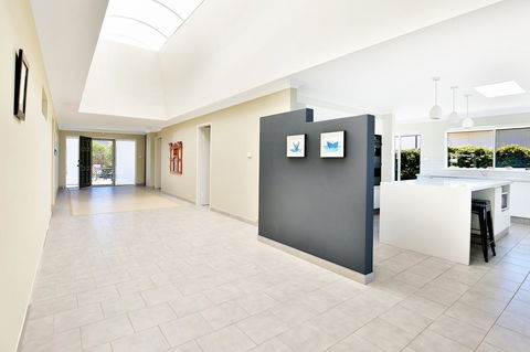 Neptune I Absolute Beachfront I Stunning Views - Great Ocean Road Tourism 24