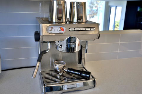 Neptune I Absolute Beachfront I Stunning Views - Great Ocean Road Tourism 9