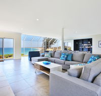 Neptune - Absolute Beachfront - Great Ocean Road Tourism