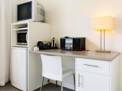 Oaks Nelson Bay Lure Suites - Great Ocean Road Tourism 12