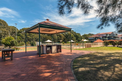Condo 105 @ Horizons Golf Resort - Salamander Bay NSW - Great Ocean Road Tourism 24