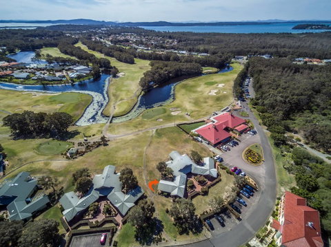 Condo 105 @ Horizons Golf Resort - Salamander Bay NSW - Great Ocean Road Tourism 7