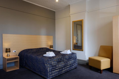 Royal Exhibition Hotel - Great Ocean Road Tourism 12