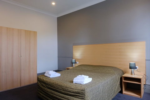 Royal Exhibition Hotel - Great Ocean Road Tourism 14