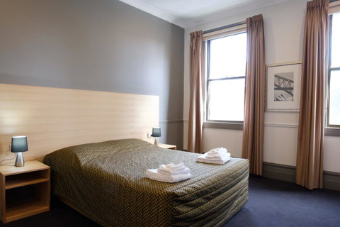 Royal Exhibition Hotel - Great Ocean Road Tourism 15