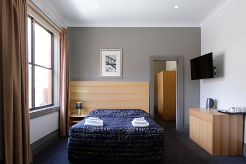 Royal Exhibition Hotel - Great Ocean Road Tourism 0