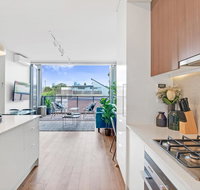 Large Light Luxe 3BDR 2BA Free Parking - walk to Sydney Uni and RPA - Great Ocean Road Tourism
