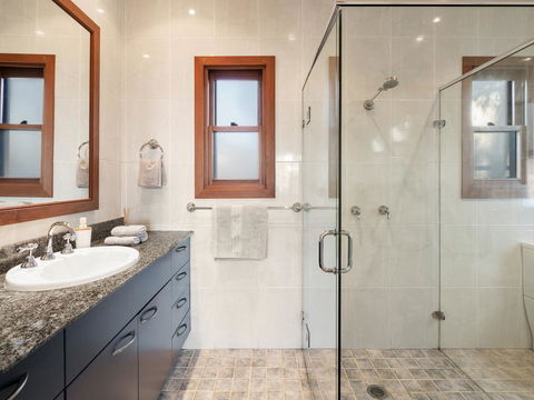 The Beach House Terrigal - Great Ocean Road Tourism 11