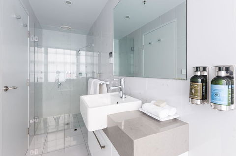 The Lucky Hotel - Great Ocean Road Tourism 4