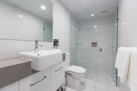 The Lucky Hotel - Great Ocean Road Tourism 5