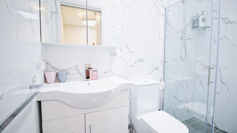 Cozy 5 Bed House In Sydney - Great Ocean Road Tourism 22