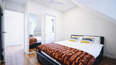 Cozy 5 Bed House In Sydney - Great Ocean Road Tourism 12